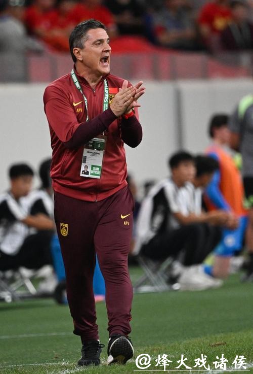 U23国足首发出炉！安东尼奥连换6人，蒯纪闻先发，王钰栋替补